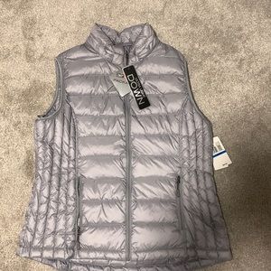 NWT heatgear silver vest. Perfect to keep warm!